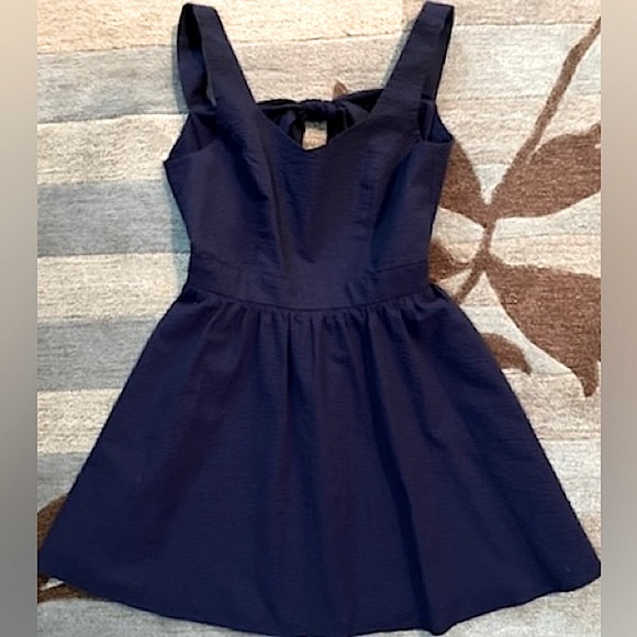 NWT Lauren James The Garrison Solid Seersucker Dress in Navy - Picture 3 of 7